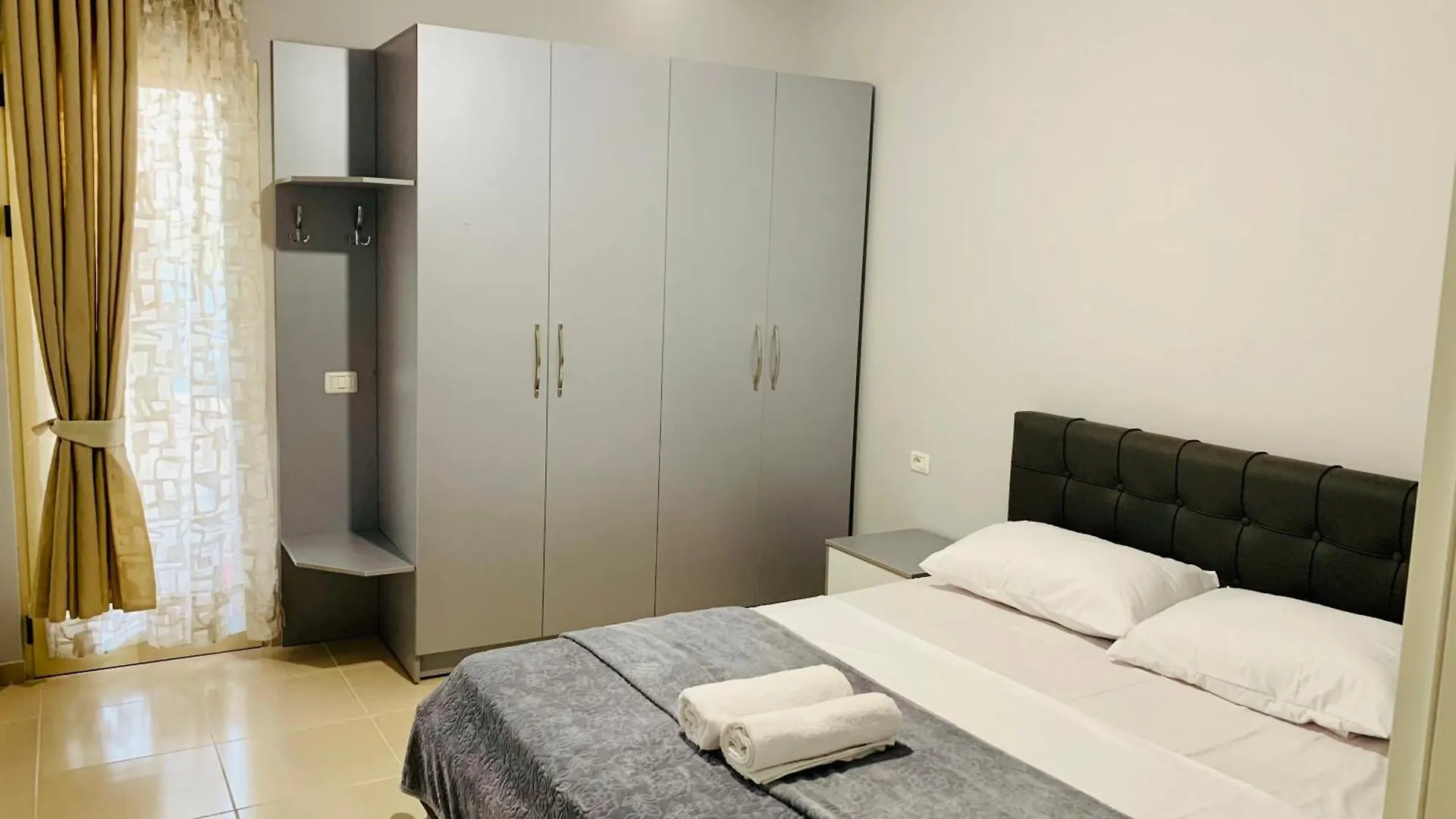 Divjaka Apartments 2 - City Center